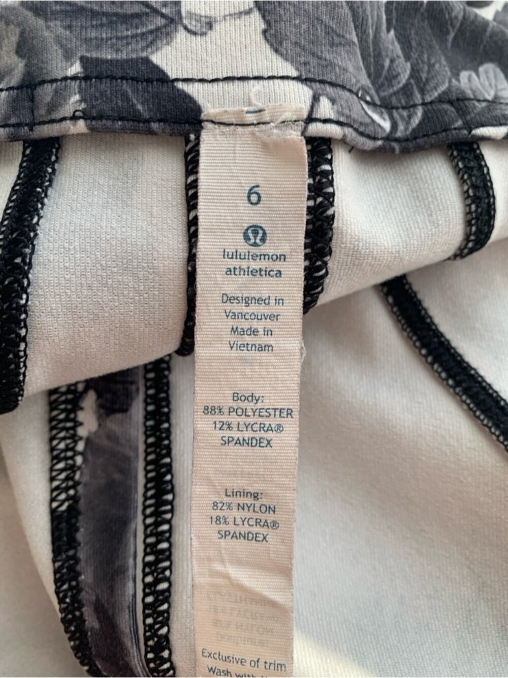 Lululemon Forme Jacket - Picture 10 of 10